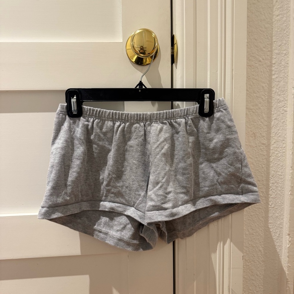 ✨ Brandy Melville Low Rise Gray Shorts ✨